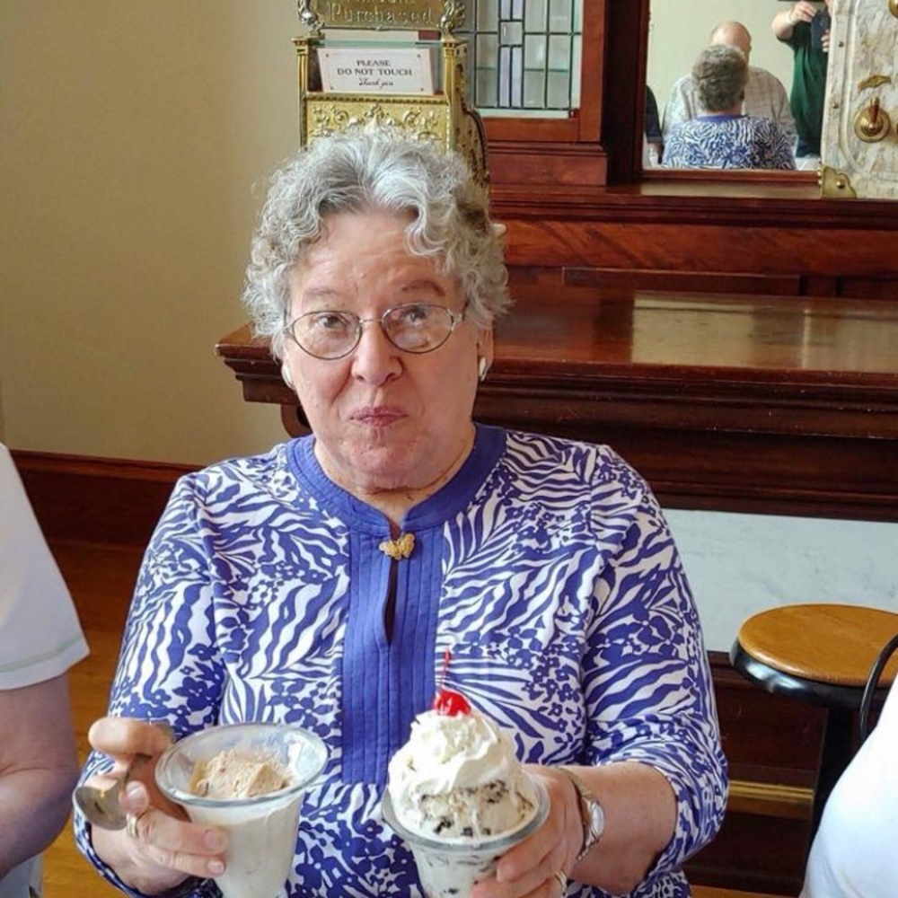 Meet your Posher, Julia